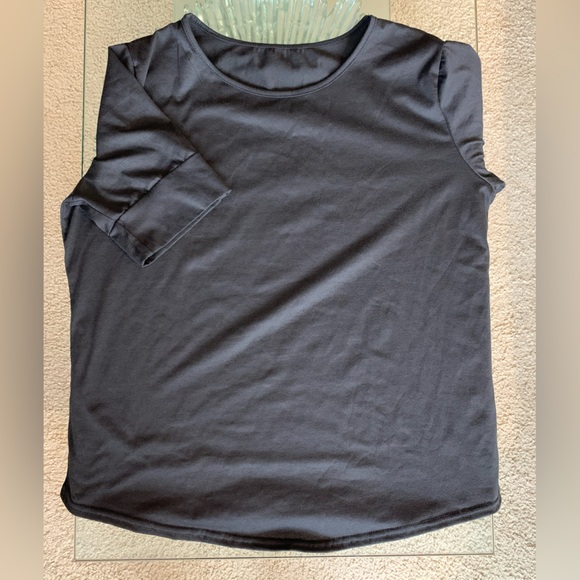 💜 Black Tee Basic - Picture 1 of 1